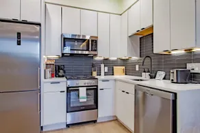Barracks Row & Eastern Market Oasis, Transit-Frien - Image 3