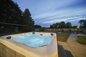 HUGE Crystal Lake 7 Acre Ranch w/Pool & Hot Tub - Image 2