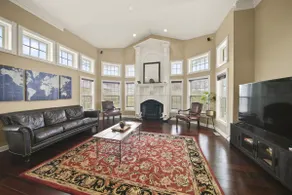 HUGE Crystal Lake 7 Acre Ranch w/Pool & Hot Tub - Image 5