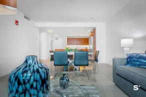 Modern 2-BD Condo in Midtown Miami, Pool & Gym - Image 4