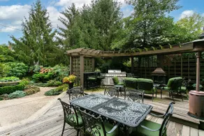 Gorgeous 3BR | Private Garden w/ Outdoor Dining! - Image 2