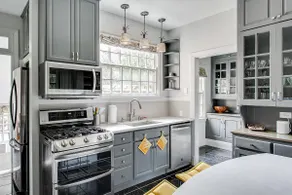 Gorgeous 3BR | Private Garden w/ Outdoor Dining! - Image 3