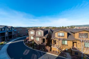Old Mill Townhome Steps from River and Trails, Shops, Restaurants, Fireplace, A/C, Dog Friendly. - Image 2