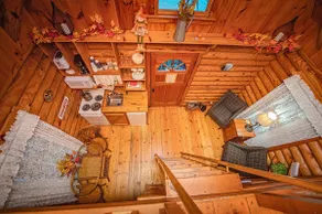 Ivy quaint tiny cabin creekside - Riverside Resort - Image 5