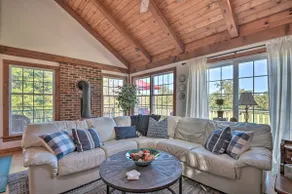 Lovettsville Cottage in Heart of Wine Country - Image 4