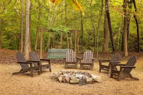 The Pines Ocoee riverside log cabin with jacuzzi tub - Image 3
