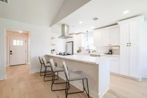 Rena | Home | Sleeps 8 | Yard | King Ensuite - Image 4