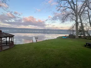 Amazing Sunsets!  Great Yard, Parking & 1st Fl Bdrm - Image 3