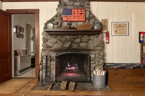 Pet-friendly Waterfront Cottage: On-site Bunkhouse - Image 5