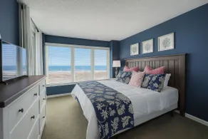 Oceanfront 4BR | Pool • WiFi • Balcony - Image 4