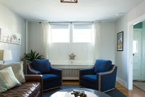 Yachtsman Suite – Nautical Coastal Stay in Historic Old Town - Image 2