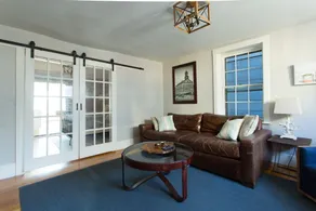Yachtsman Suite – Nautical Coastal Stay in Historic Old Town - Image 3