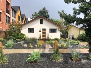 Vibrant Downtown Bungalow - Walk Everywhere! - Image 2