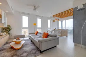 Stunning Apartment in a Central Location with Views - Image 2
