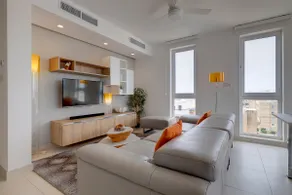Stunning Apartment in a Central Location with Views - Image 4