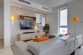 Stunning Apartment in a Central Location with Views - Image 5