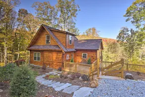 12 Mi to Sugar Mtn! Group Getaway w/ 2 Decks - Image 2