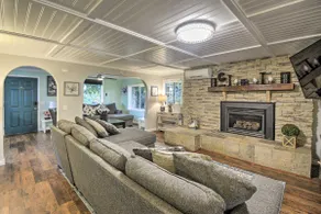 Spacious Home w/ Yard, 20 Miles to Olympic NP - Image 4