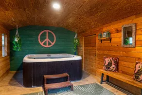 Memories on Mulberry- Hot Tub Game Room Fire Pit - Image 3