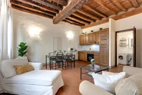 Leoni by Monteverdi Apartments - Image 5