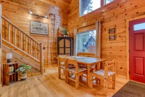 Dog-Friendly 3-Story Home & Loft with Deck Private Hot Tub Gas Grill Pool Table - Image 5