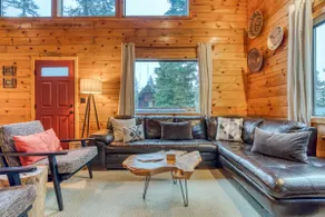 Dog-Friendly 3-Story Home & Loft with Deck Private Hot Tub Gas Grill Pool Table - Image 3