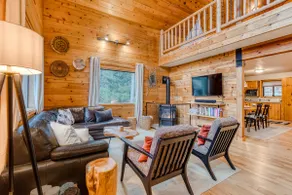 Dog-Friendly 3-Story Home & Loft with Deck Private Hot Tub Gas Grill Pool Table - Image 4