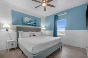 Reel Life PCB 1910-Open Kitchen-Sleeps 6 - Image 4