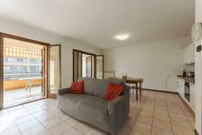 Sunflower Apartment - trilocale con piscina, terrazza e wifi - Image 2
