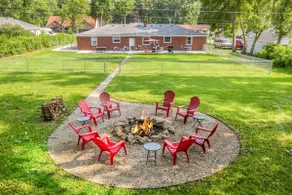 Warm & Comfy 2BR, Huge Backyard, Great Location! - Image 5