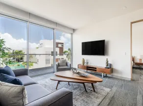 Luxury Condo of 4 Bedrooms - Image 2