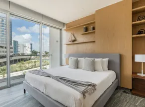 Luxury Condo of 4 Bedrooms - Image 3
