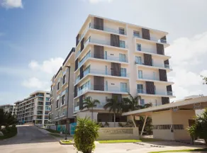 Luxury Condo of 4 Bedrooms - Image 4