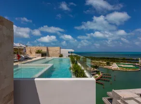 Luxury Condo of 4 Bedrooms - Image 5