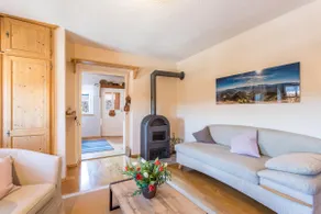 Quaint country cottage - Image 2