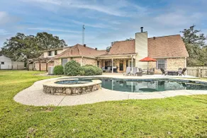 Gainesville Home w/ Outdoor Oasis, 16 Mi to Lake - Image 2