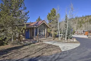 6 Mi to Slopes! Mtn-View Breck Gem w/ Resort Perks - Image 3