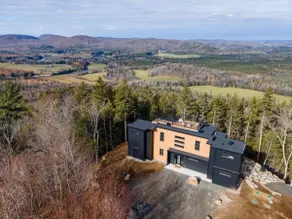 Chalet XO Tremblant - 5BRs, Private Baths, Spa, Sauna & Rooftop - Image 2
