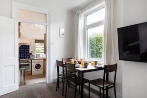 Cornish Charm - Fast Wifi & Free Parking Near Beach - Image 5