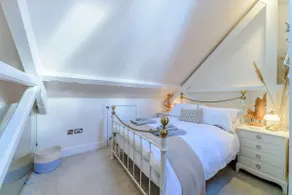 Luxury family friendly holiday cottage in the heart of the Cotswolds - Church Mews - Image 4