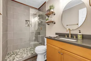 Kelly's Cove: 1st Flr 2 Bdrm-Walk to A&M-King Beds - Image 4