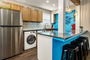 Kelly's Cove: 1st Flr 2 Bdrm-Walk to A&M-King Beds - Image 3