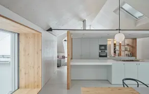 Modern Alpine Penthouse with Lake View - Image 4