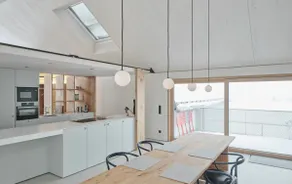 Modern Alpine Penthouse with Lake View - Image 5