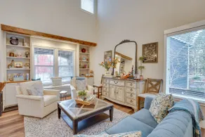 Cozy Bend Home - Walk to Old Mill District! - Image 5