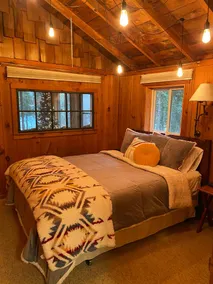 Adorable Lakefront Cabin with HOT TUB! - Image 5