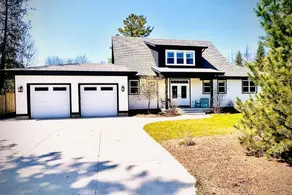 Stunning Modern Family Comfort Cottage Steps Away from Beach - Image 2