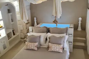 Eurydice Suite with Infinity Jacuzzi - Image 5
