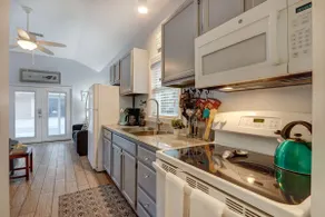 EZBreezy 1 bedroom home located on St. Simons popular East Beach - Image 2