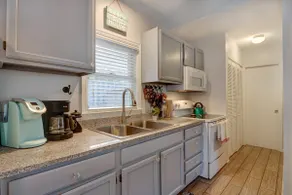 EZBreezy 1 bedroom home located on St. Simons popular East Beach - Image 5